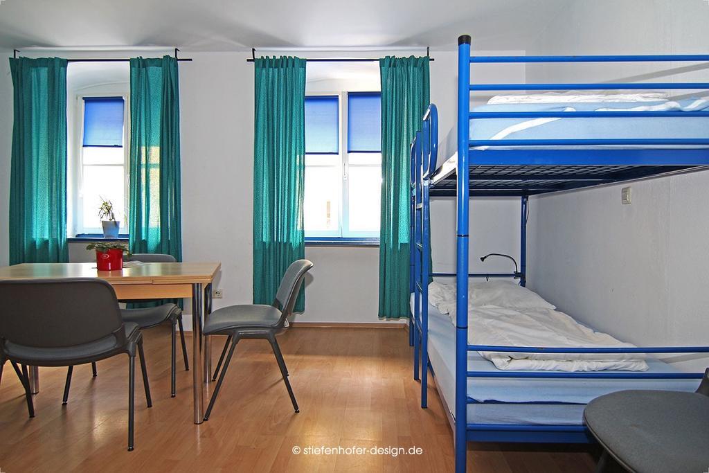Brook Lane Hostel Регенсбург Екстер'єр фото