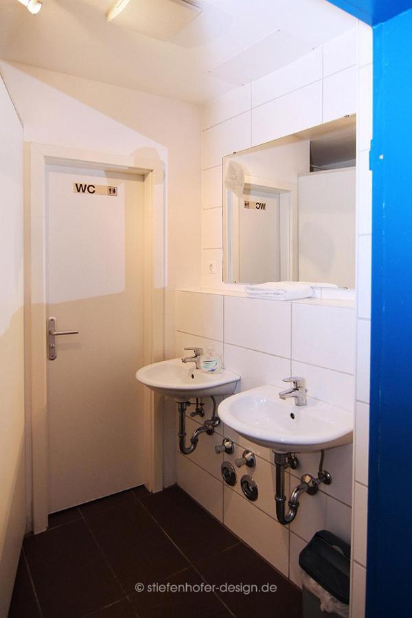 Brook Lane Hostel Регенсбург Екстер'єр фото